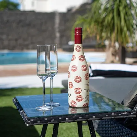 Beautiful Lanzarote 3 Bedrooms Irlanda Private Pool Only 400m From The Sea Villa *