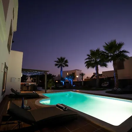 Irlanda: Beachside Retreat With Private Pool Villa Playa Blanca (Lanzarote)