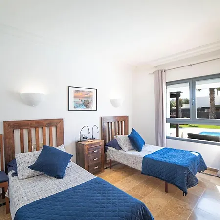 Villa Irlanda: Beachside Retreat With Private Pool