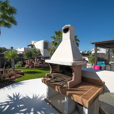 Villa Irlanda: Beachside Retreat With Private Pool Playa Blanca (Lanzarote)