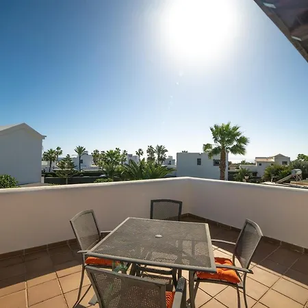 Villa Irlanda: Beachside Retreat With Private Pool