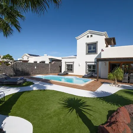 Irlanda: Beachside Retreat With Private Pool * Playa Blanca (Lanzarote)