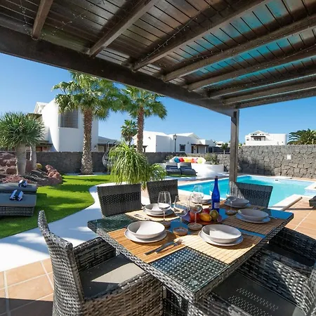 Irlanda: Beachside Retreat With Private Pool * Playa Blanca (Lanzarote)