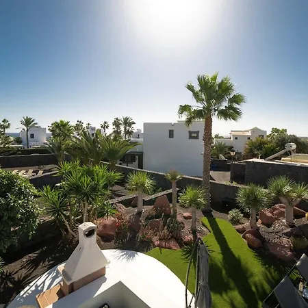 Beautiful Lanzarote 3 Bedrooms Irlanda Private Pool Only 400m From The Sea *